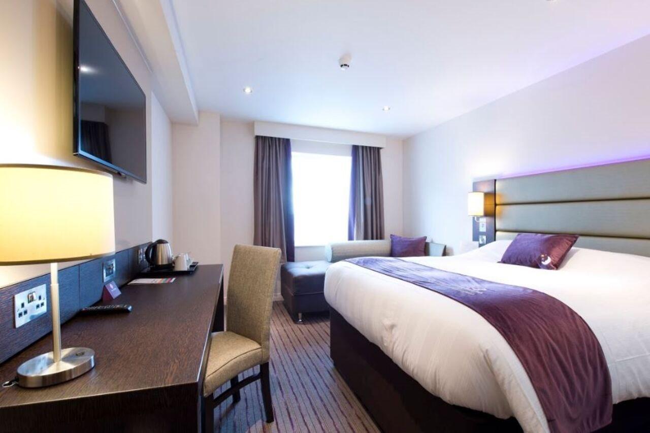 Premier Inn Honiton Εξωτερικό φωτογραφία